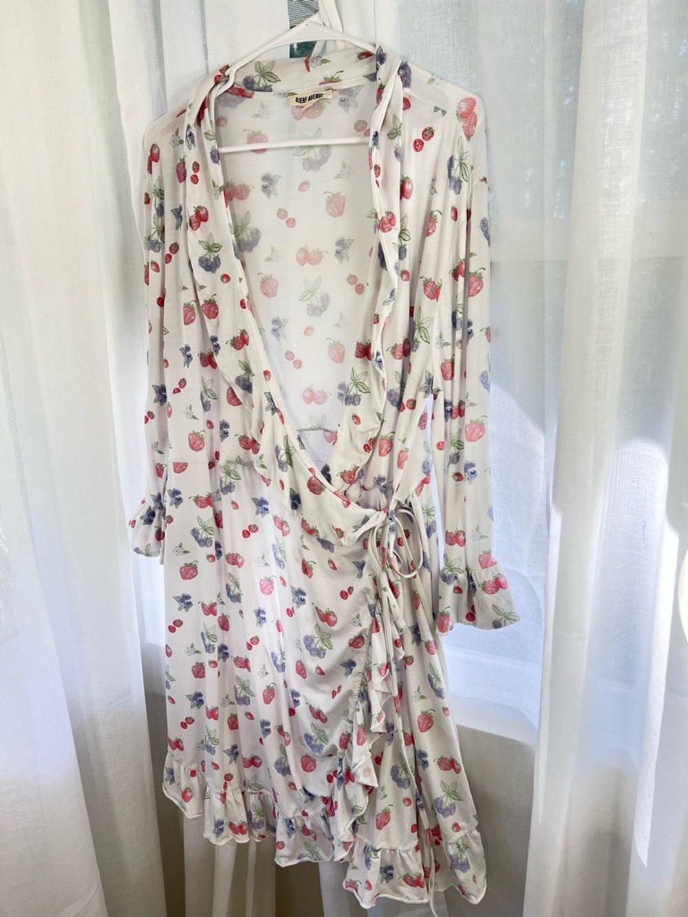 Djerf Avenue Go Slow Robe XL Summer Berries Lyocell Wrap Robe - Picture 5 of 6